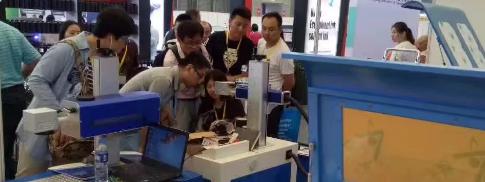 展會現場客戶學習認真